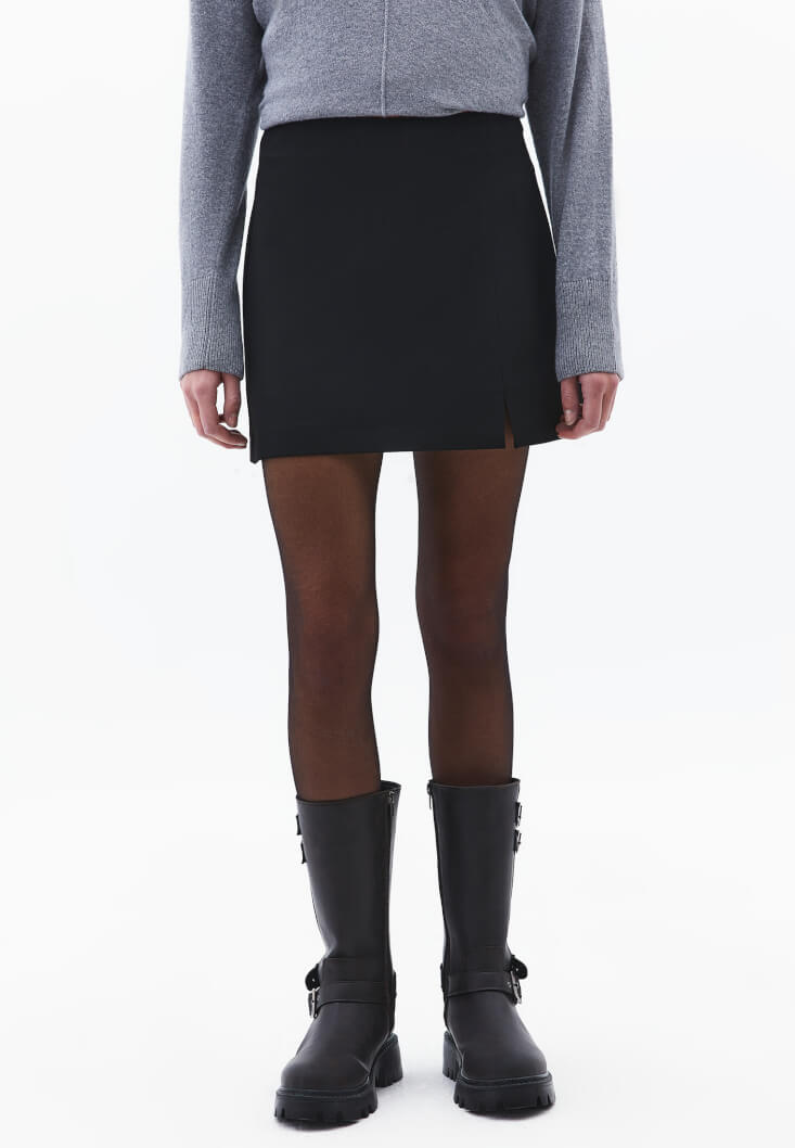 Siyah Çift Yırtmaçlı Şort Etek